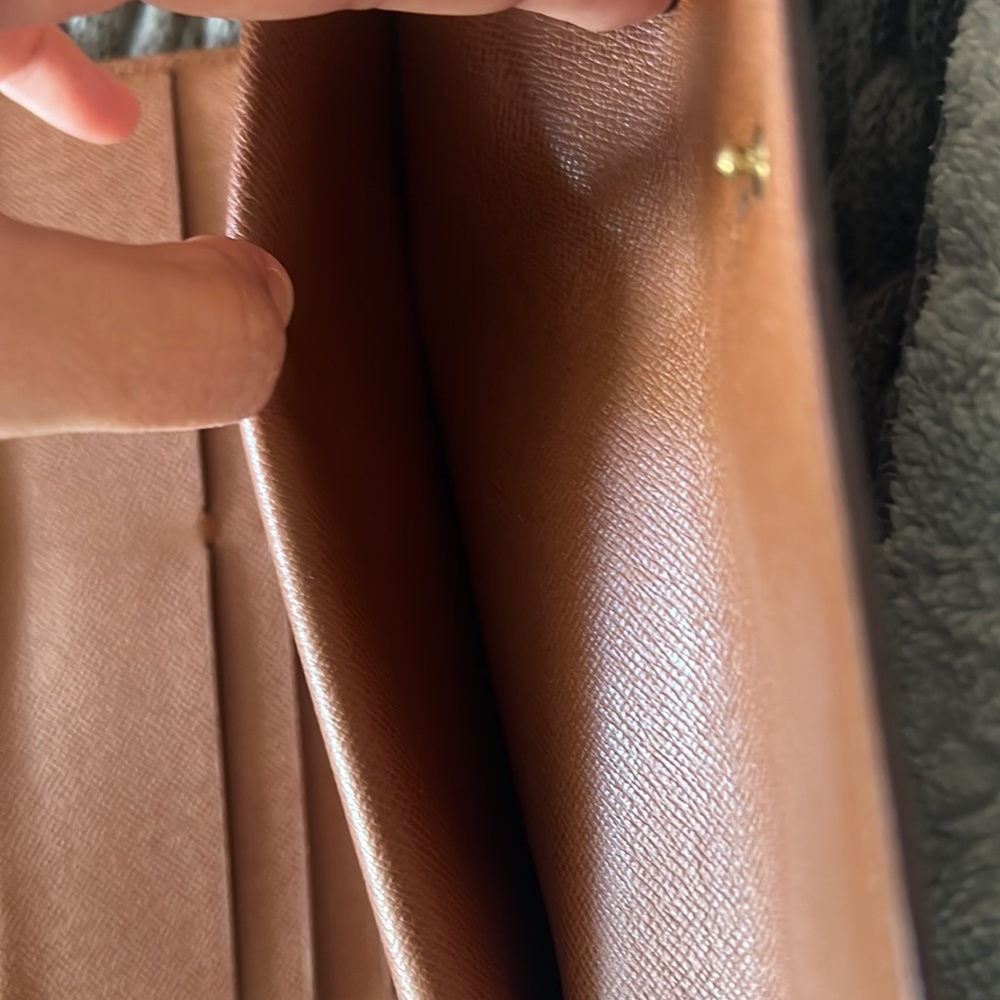 Authentic Louis Vuitton International wallet - Picture 7 of 10